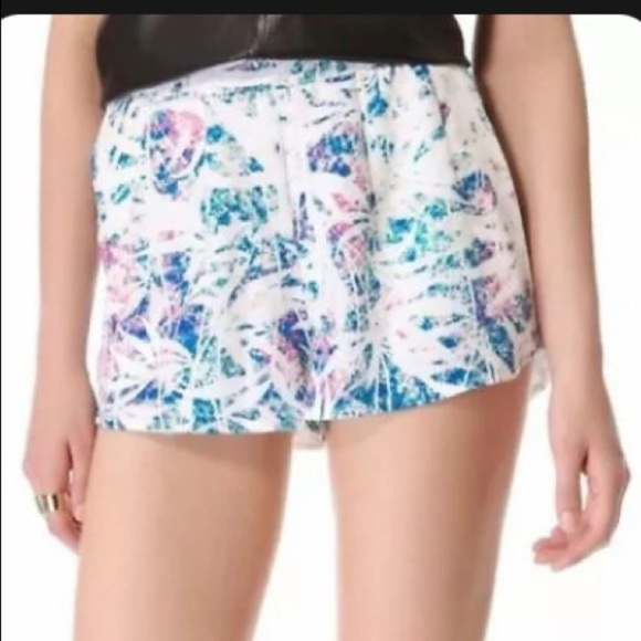 Lovers & Friends Woodstock Polyester Shorts Size S - Picture 1 of 6